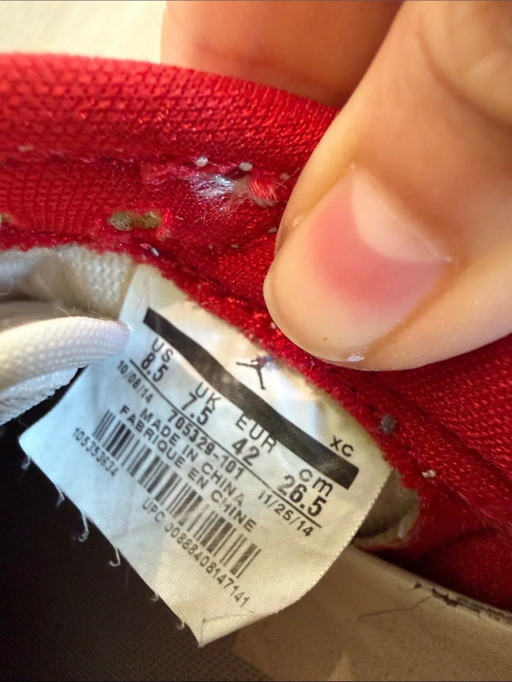 Nike White and Red Low-Top Sneakers